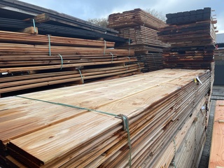 Ca. 110x Douglas wisselsponning, 18x190mm, lengte 400cm